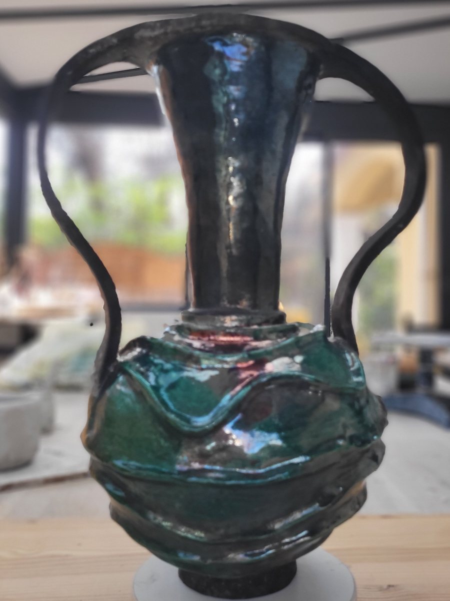 Vase raku émeraude à anses, pièce unique façonnée à la main à Carros